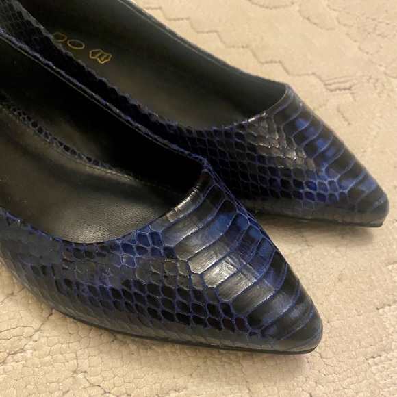 •SOLD• NWOT Aldo Snakeskin Pointed-toe Leather Flats - Picture 4 of 8